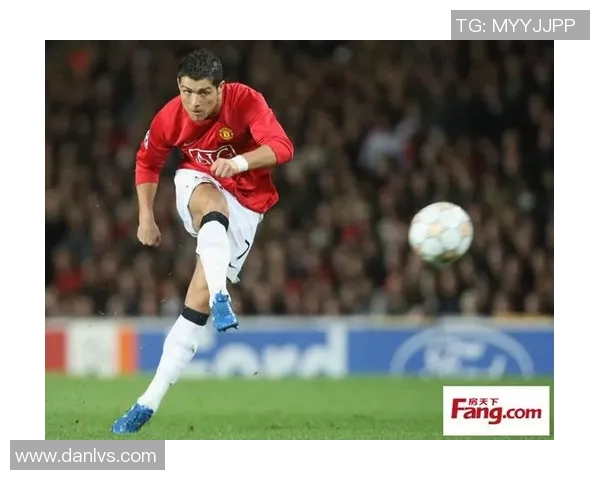 百大球星精彩瞬间集锦 足球传奇风采尽显