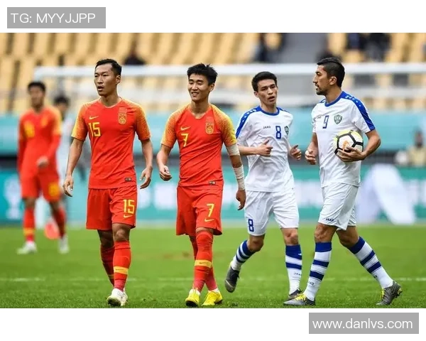 足球杯赛场上的魅力与实力并存 最帅球星盘点与风采展示